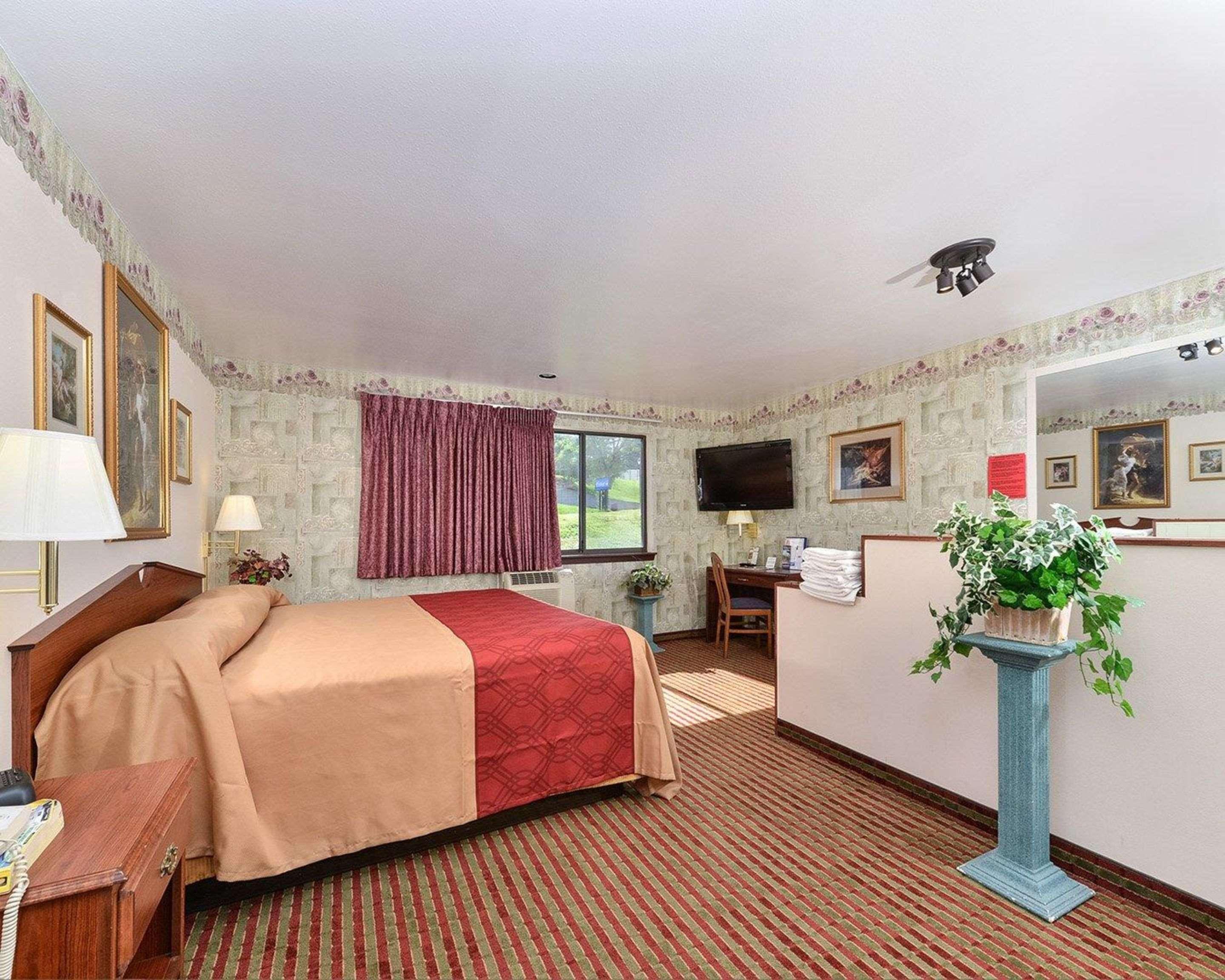 Rodeway Inn & Suites Madison East Eksteriør bilde