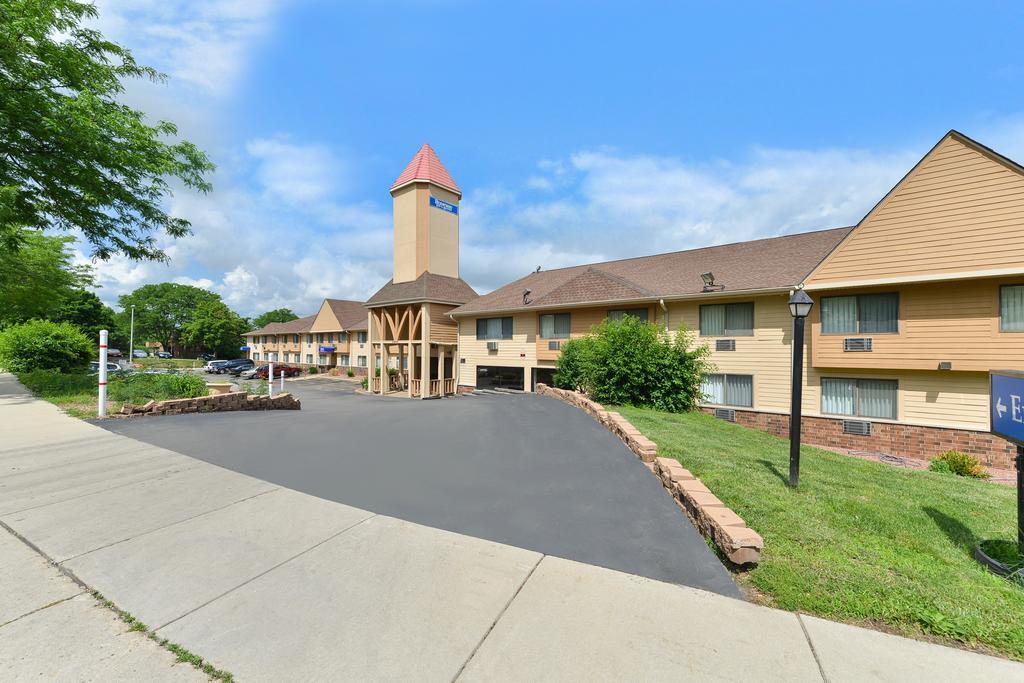 Rodeway Inn & Suites Madison East Eksteriør bilde
