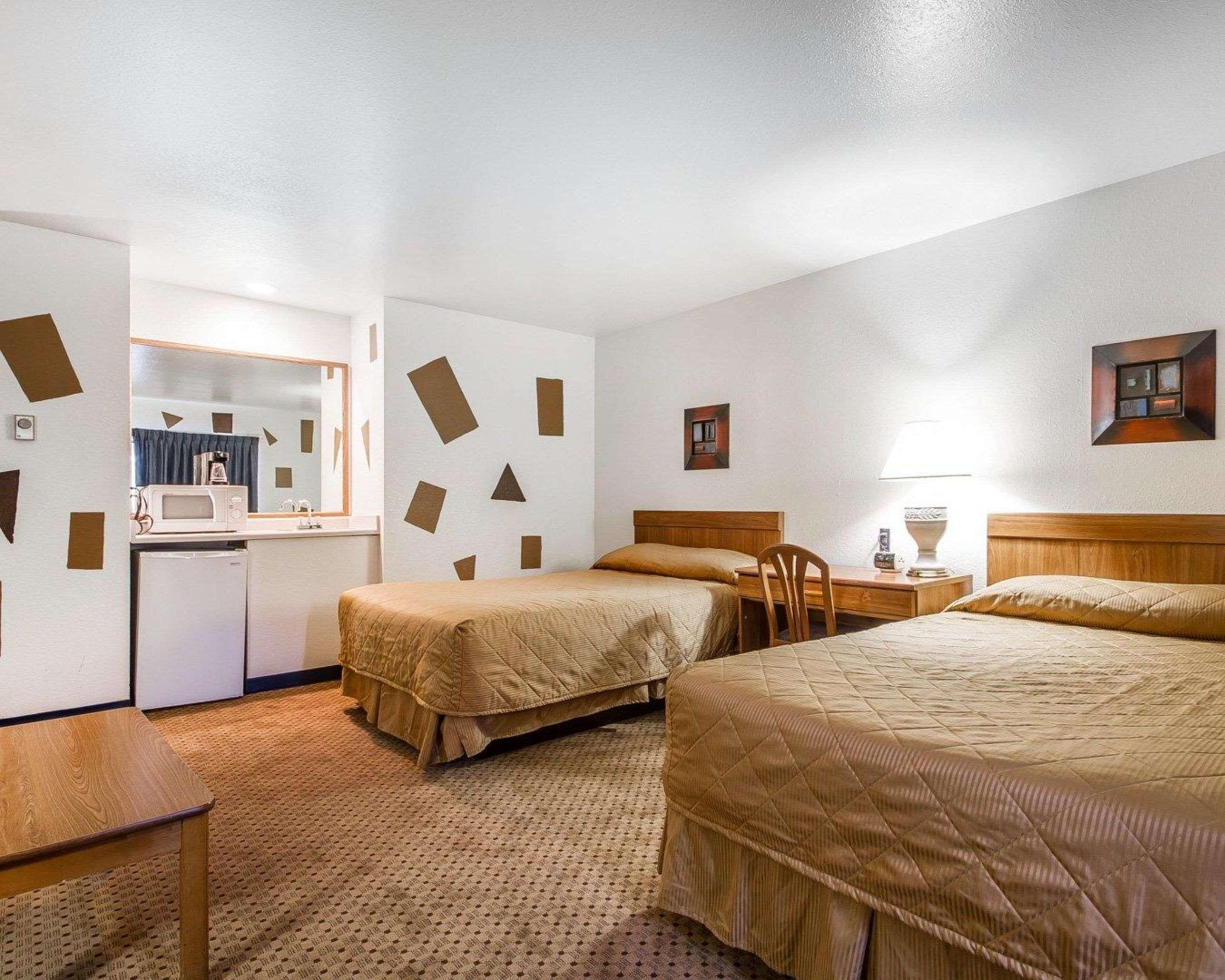 Rodeway Inn & Suites Madison East Eksteriør bilde