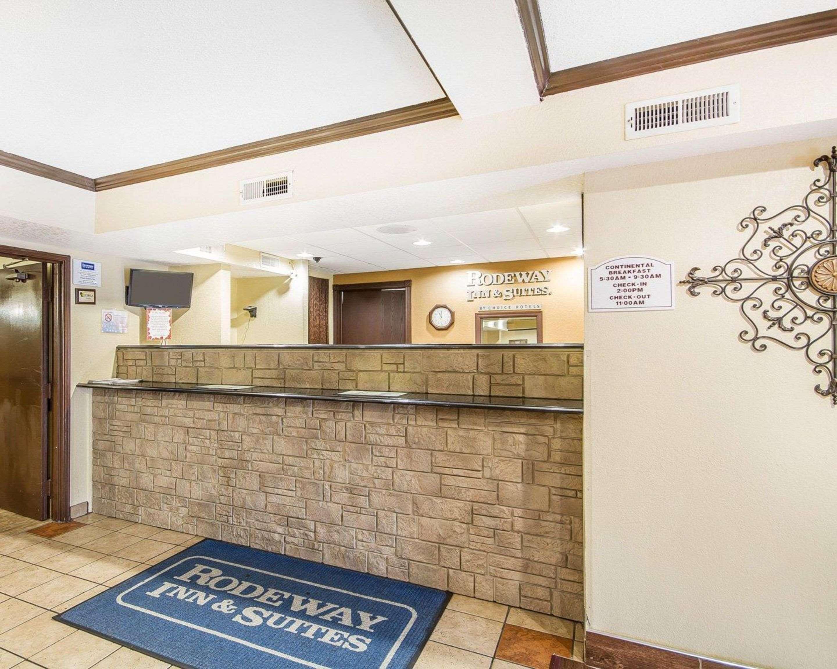Rodeway Inn & Suites Madison East Eksteriør bilde