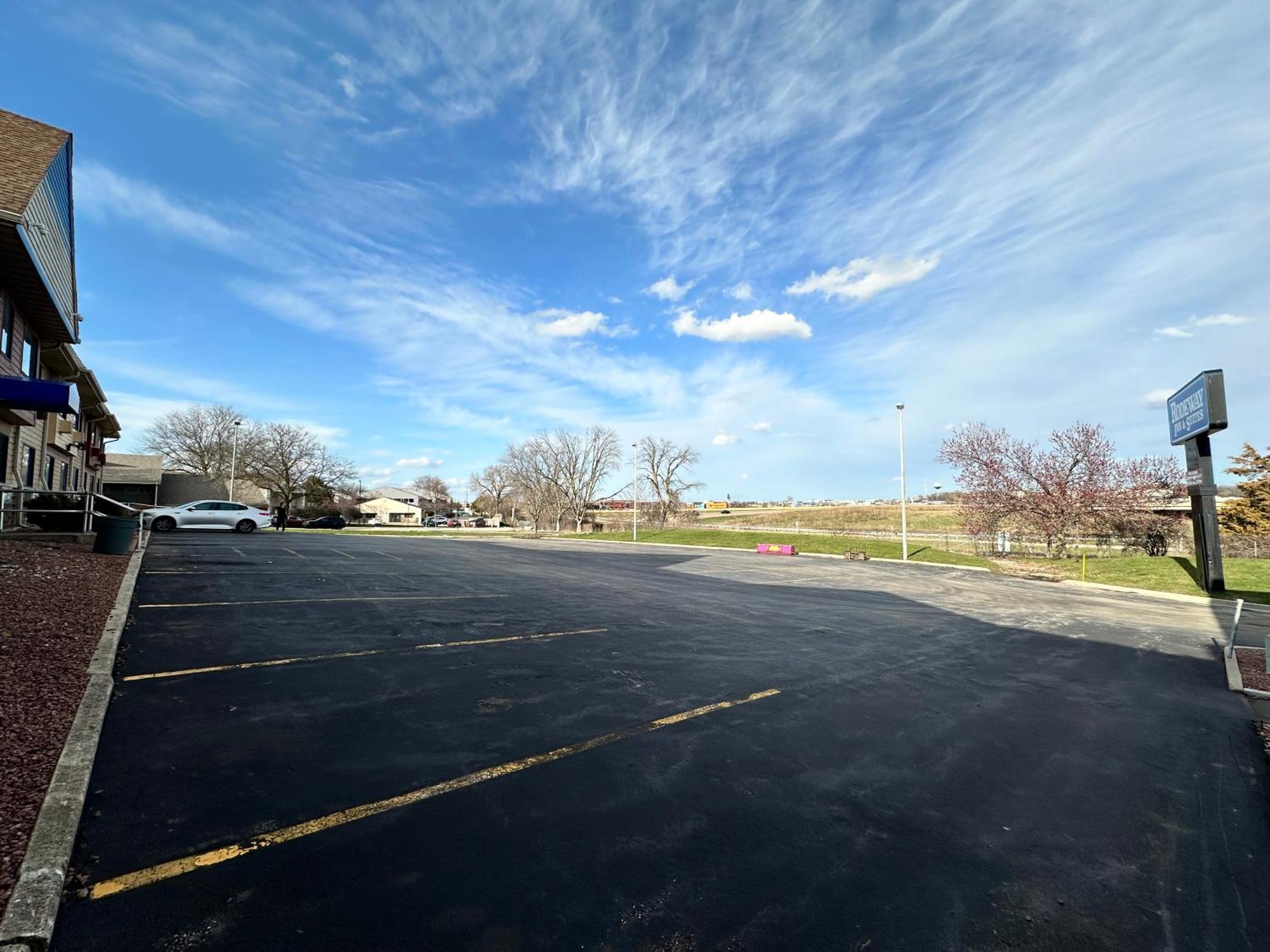 Rodeway Inn & Suites Madison East Eksteriør bilde