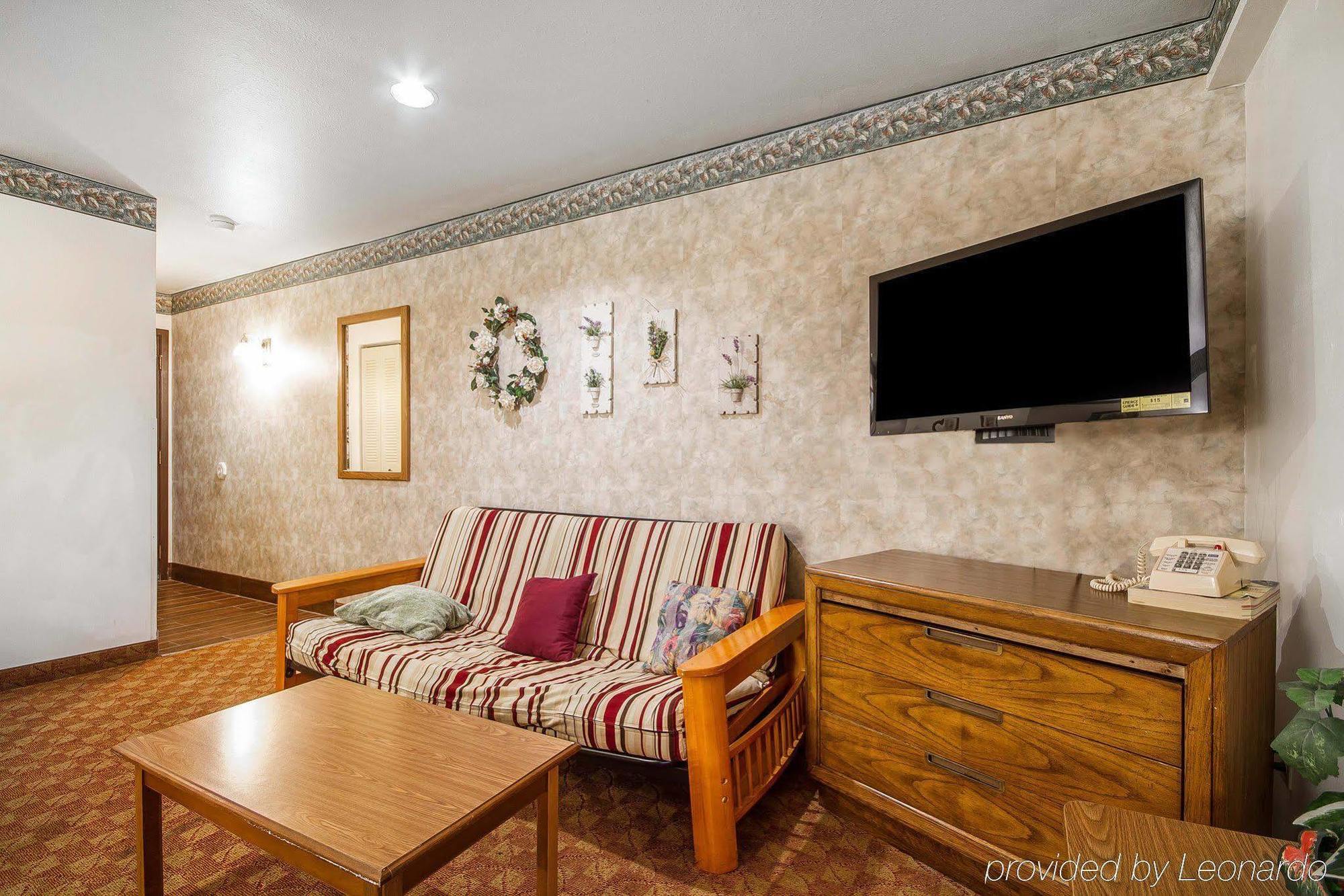 Rodeway Inn & Suites Madison East Eksteriør bilde