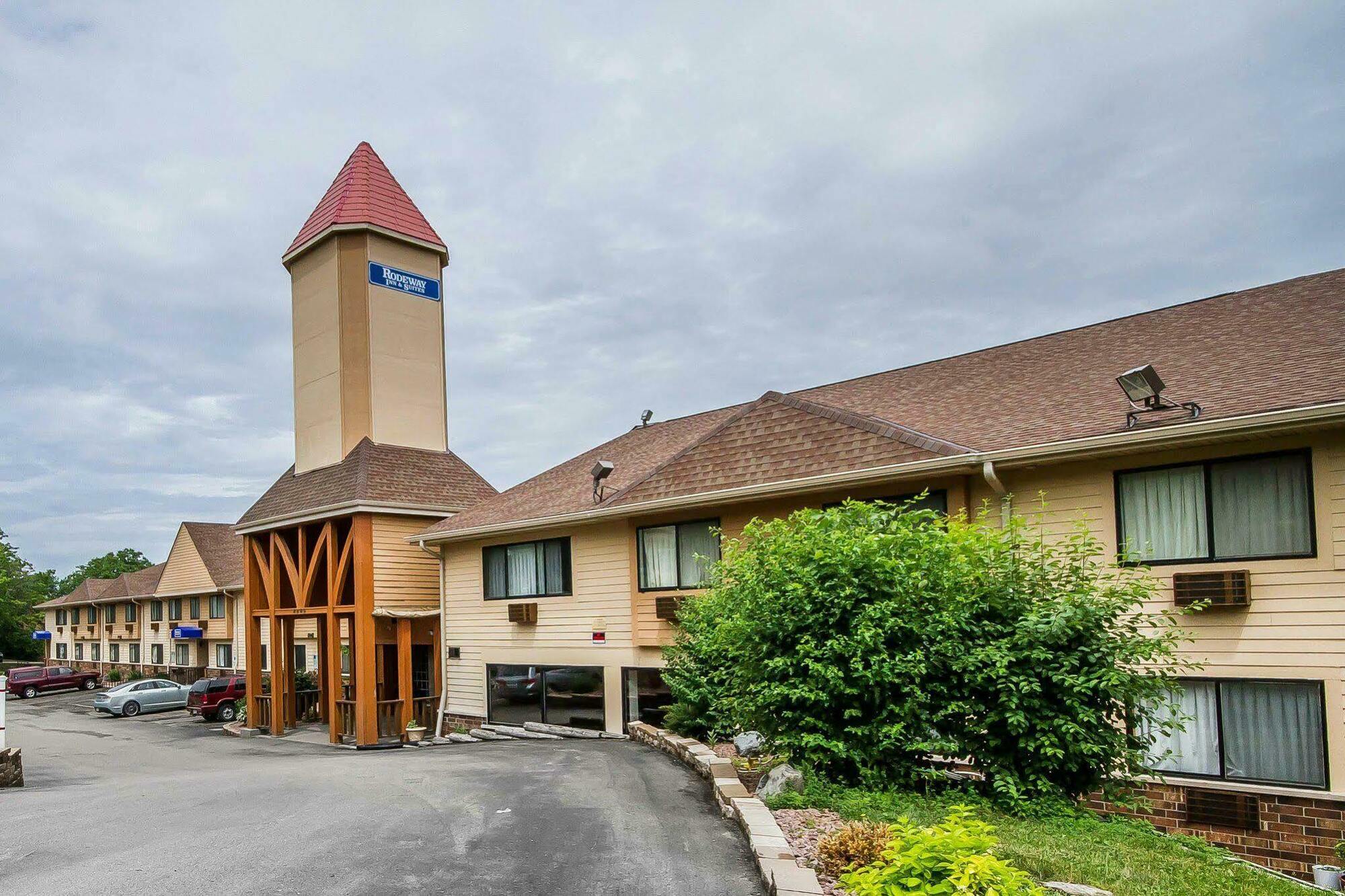 Rodeway Inn & Suites Madison East Eksteriør bilde